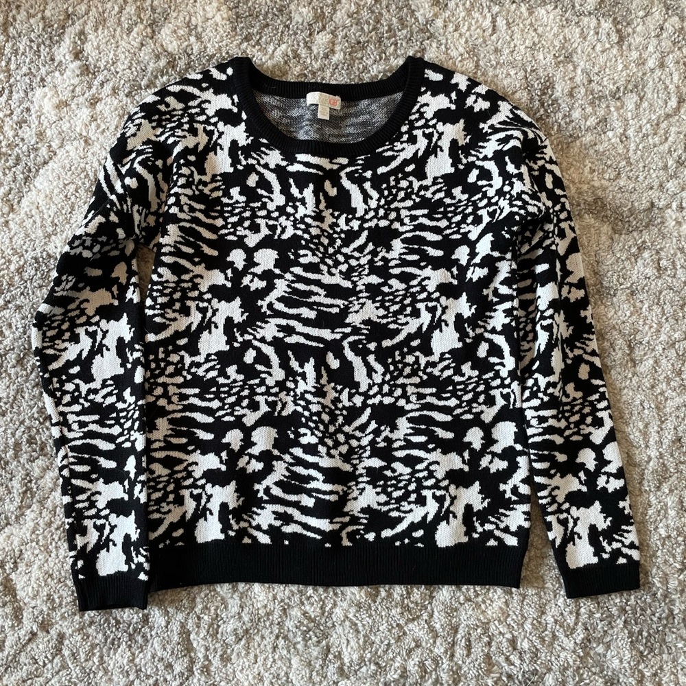 GB black and white marble sweater